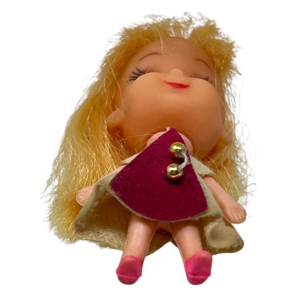 Vintage Little Kiddles Miniature Doll Toy Blonde Hair Gold Felt Pink Shoes 3" - Picture 7 of 10
